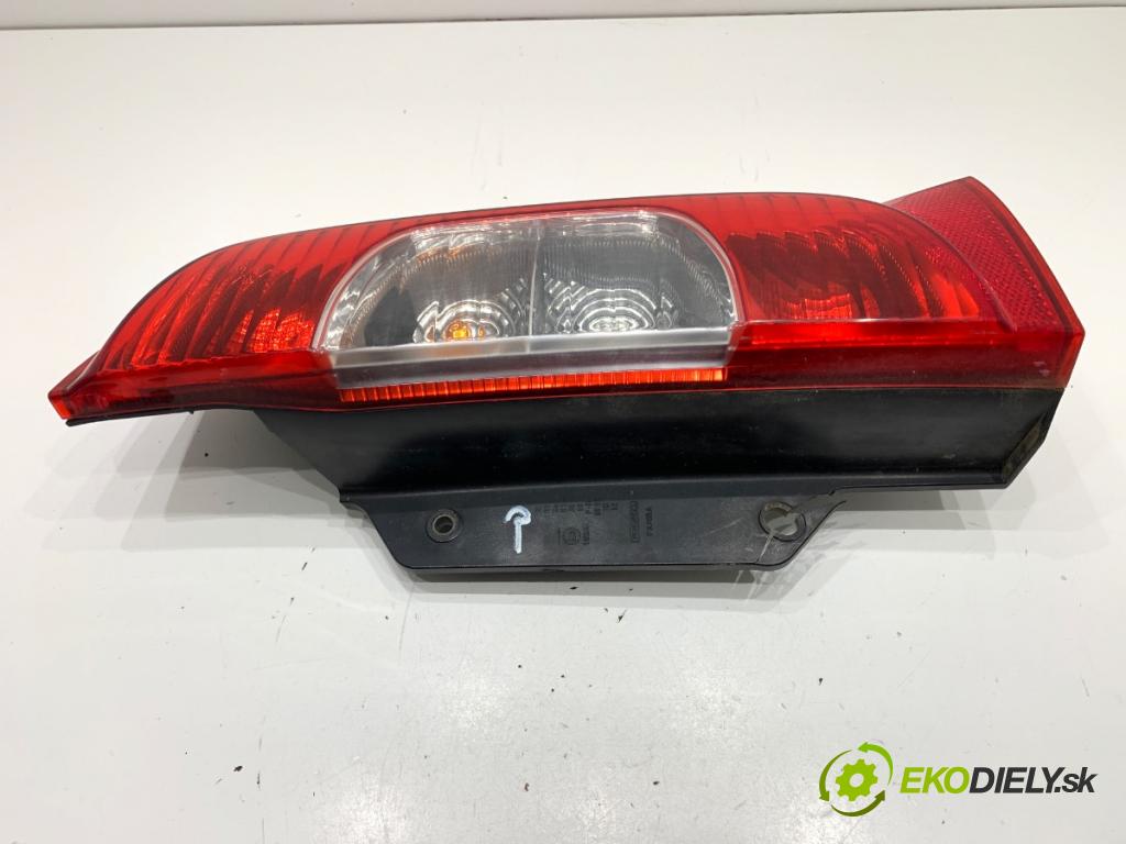 FIAT FIORINO III Nadwozie pełne/minivan 2016 59 kW 1.3 D Multijet (225CXG1A, 225AXL1A, 225AXG11, 225BXL1A,... 1248 Svetlo pravy zad 01353205080E