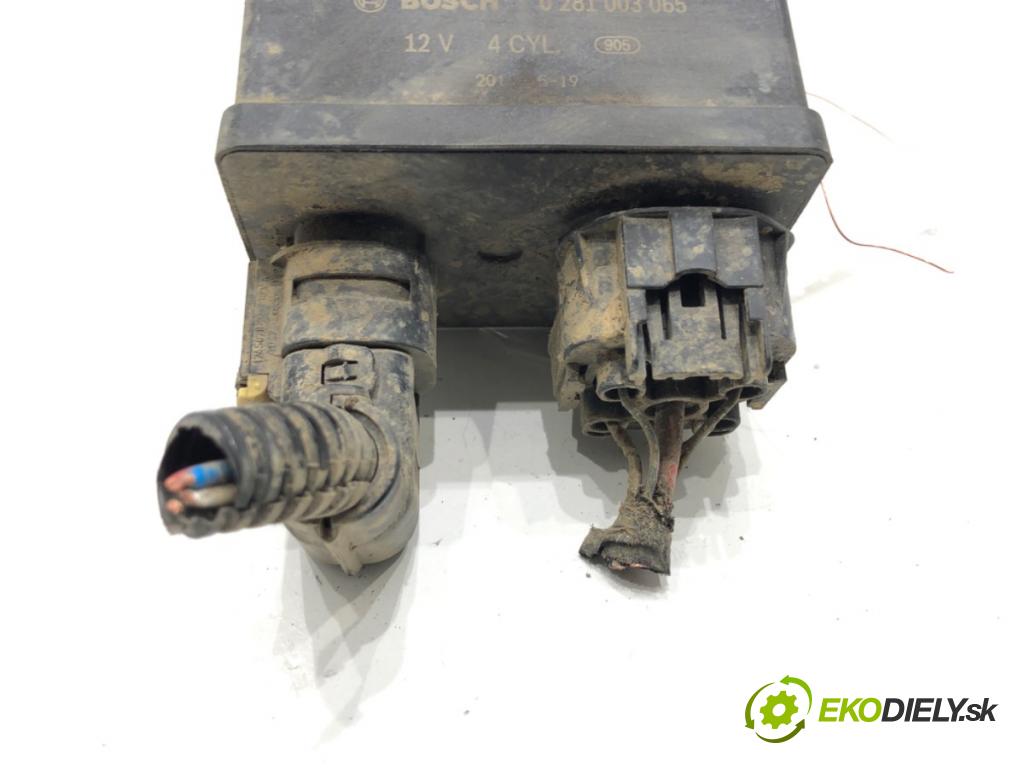 FIAT FIORINO III Nadwozie pełne/minivan 2016 59 kW 1.3 D Multijet (225CXG1A, 225AXL1A, 225AXG11, 225BXL1A,... 1248 relé sviečok žhavenia 55250747 0281003065 (Relé)