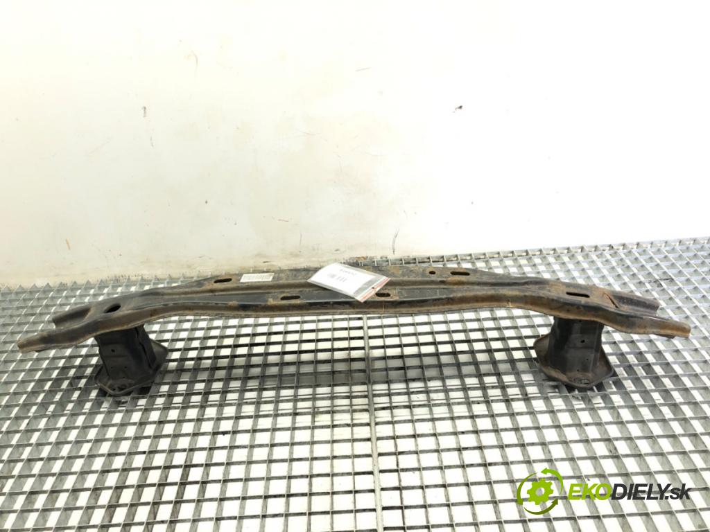 BMW F32 coupe 2014 135 kW 420 d xDrive 1995 výztuha nárazníka zadní část  (Zadní výztuha)