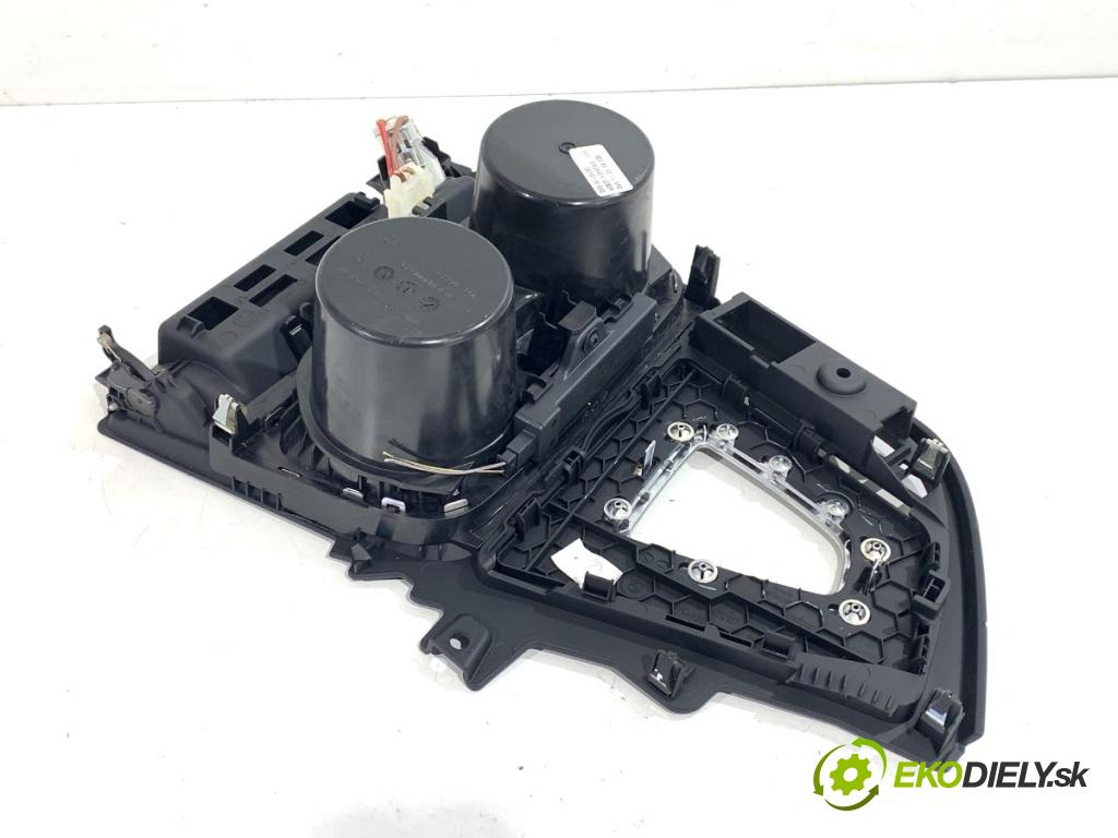 BMW F32 coupe 2014 135 kW 420 d xDrive 1995 Držiak na nápoje 9218925 (Držiak (úchyt) na nápoje)