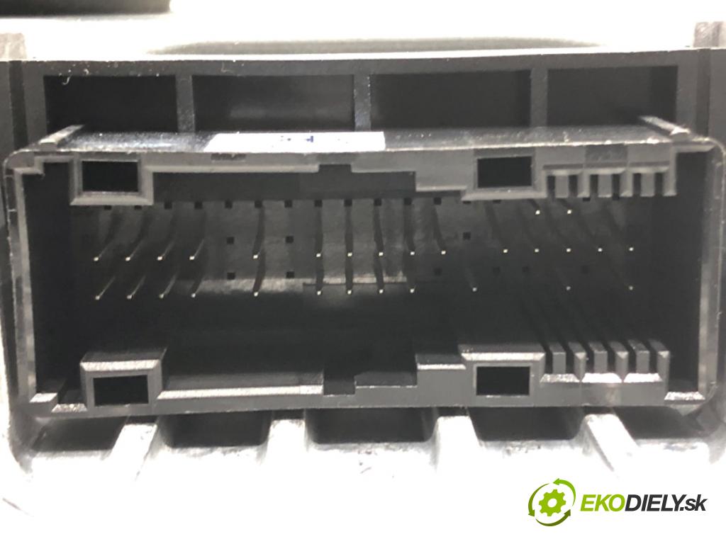 BMW F32 coupe 2014 135 kW 420 d xDrive 1995 senzor airbag 0265020578 (Snímač)