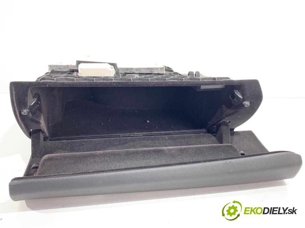 BMW F32 coupe 2014 135 kW 420 d xDrive 1995 přihrádka kastlík spolujezdce 9228283 (Přihrádka (kastlík))