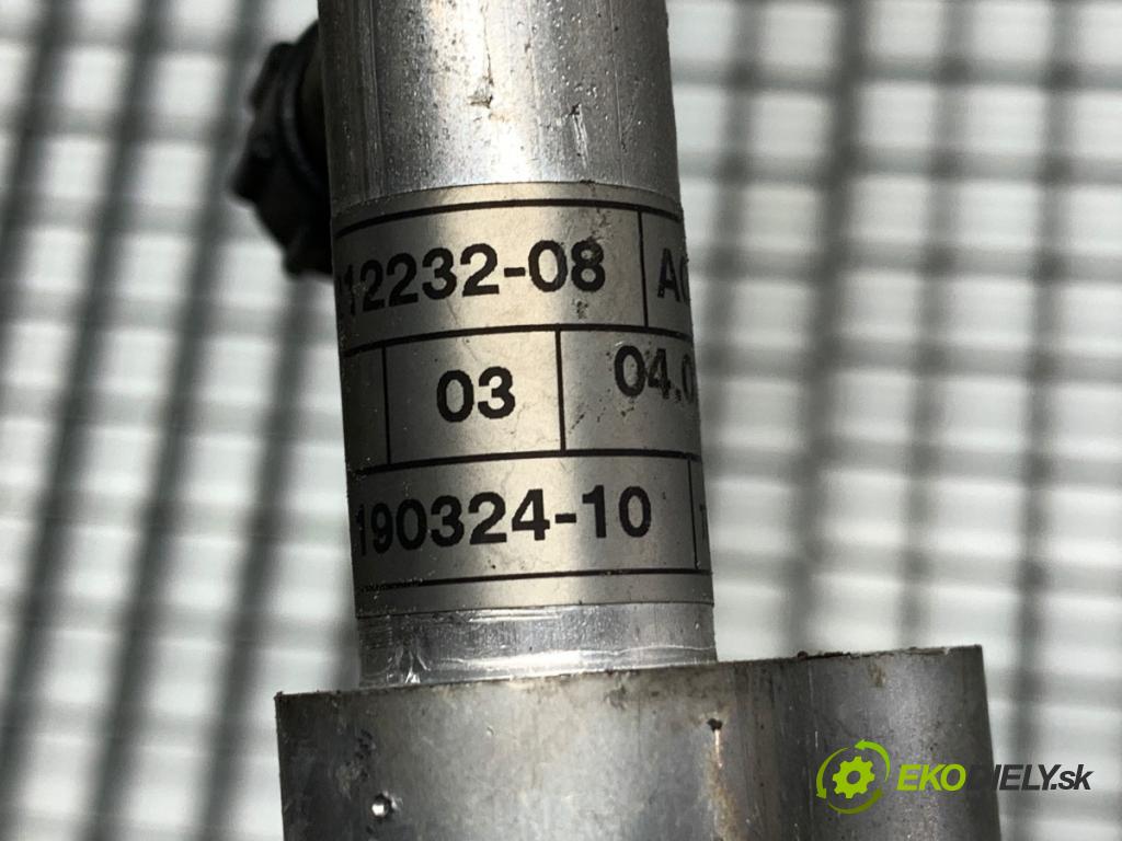 BMW F32 coupe 2014 135 kW 420 d xDrive 1995 rúrka klimatizácie 9212232 (Rúrka klimatizácie)