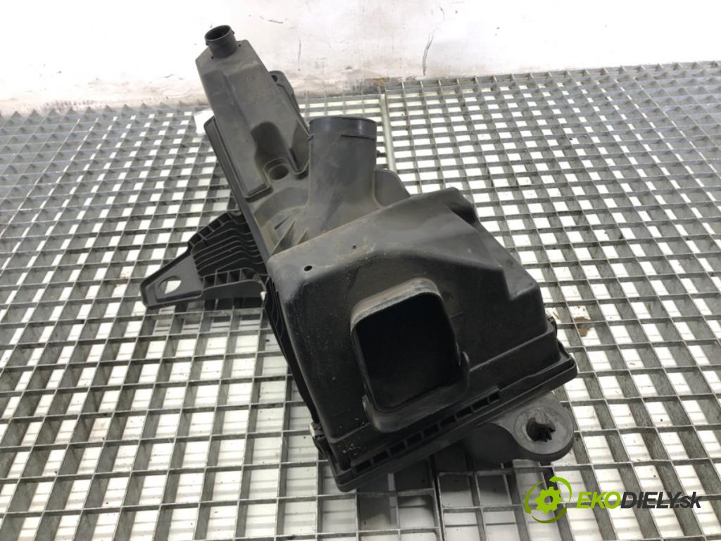 BMW F32 coupe 2014 135 kW 420 d xDrive 1995 Obal filtra vzduchu 70518554 (Obal vzduchového filtra)