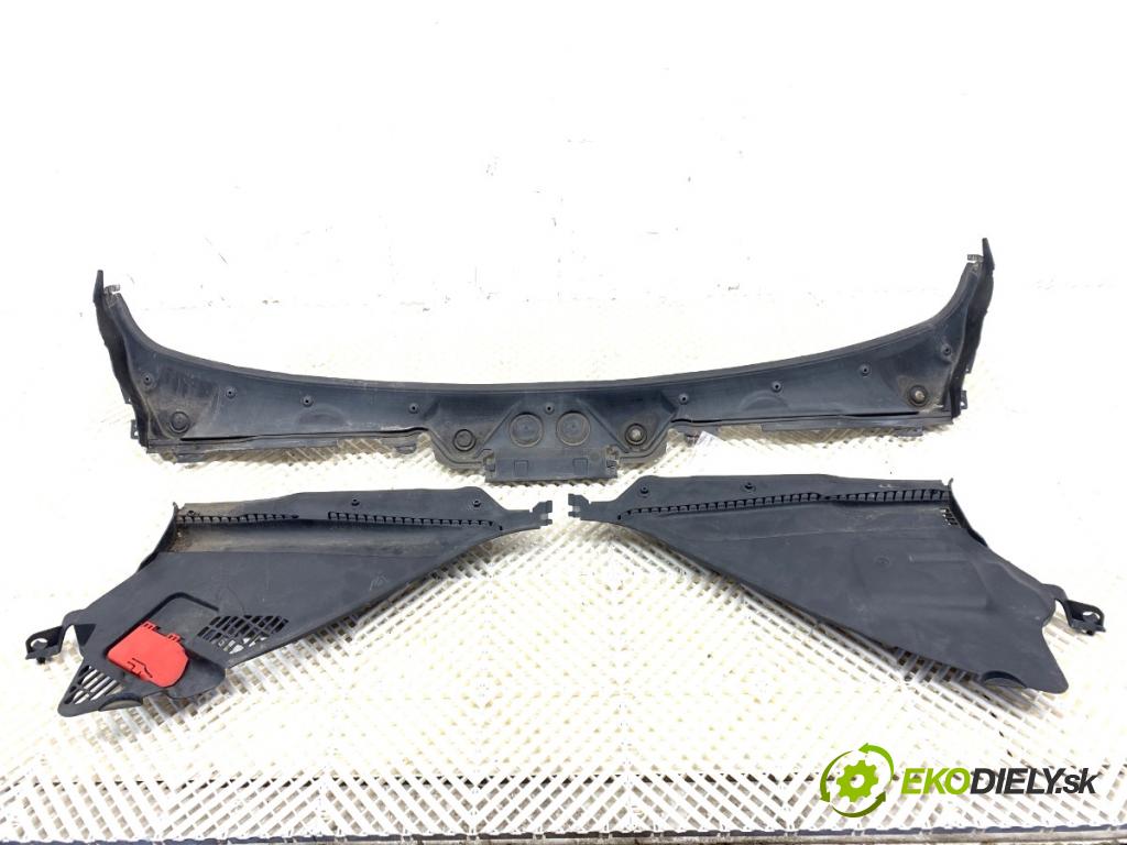 BMW F32 coupe 2014 135 kW 420 d xDrive 1995 torpédo plast pod čelní okno 74850610 (Plast pod čelním sklem)