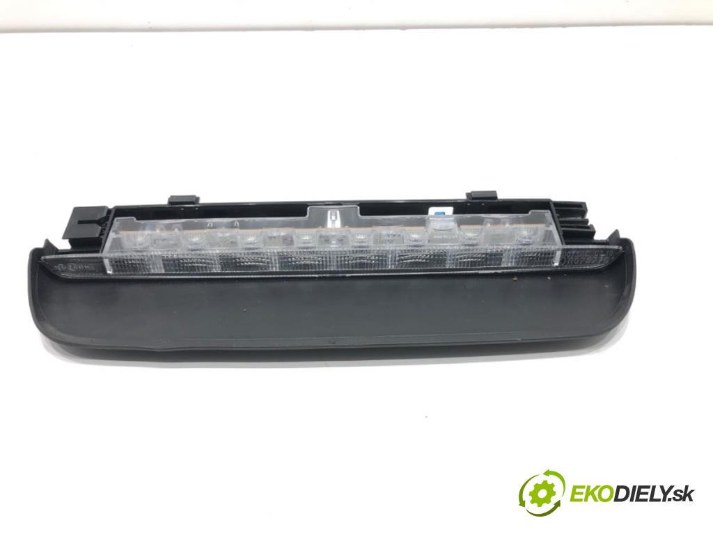 BMW F32 coupe 2014 135 kW 420 d xDrive 1995 Svetlo brzdových svetiel 7296107