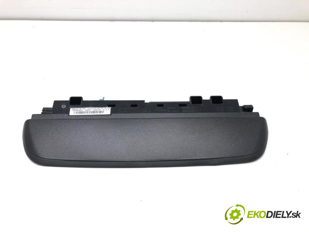 BMW F32 coupe 2014 135 kW 420 d xDrive 1995 Svetlo brzdových svetiel 7296107
