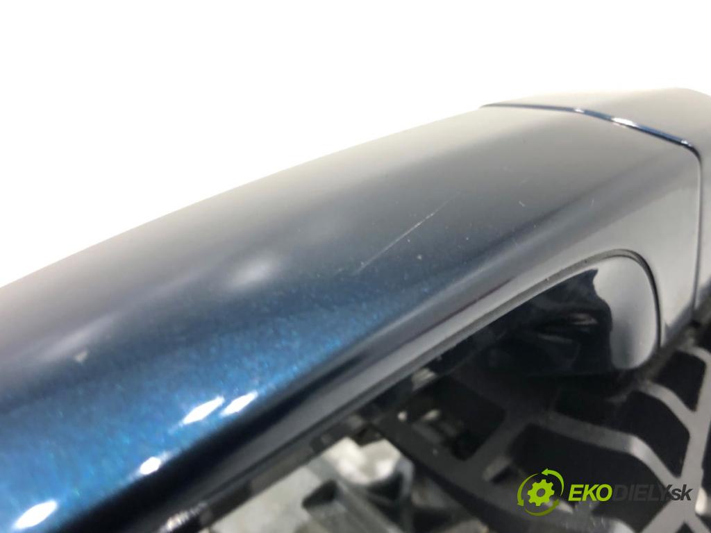BMW F32 coupe 2014 135 kW 420 d xDrive 1995 Kľučka vonkajšia pravy predný