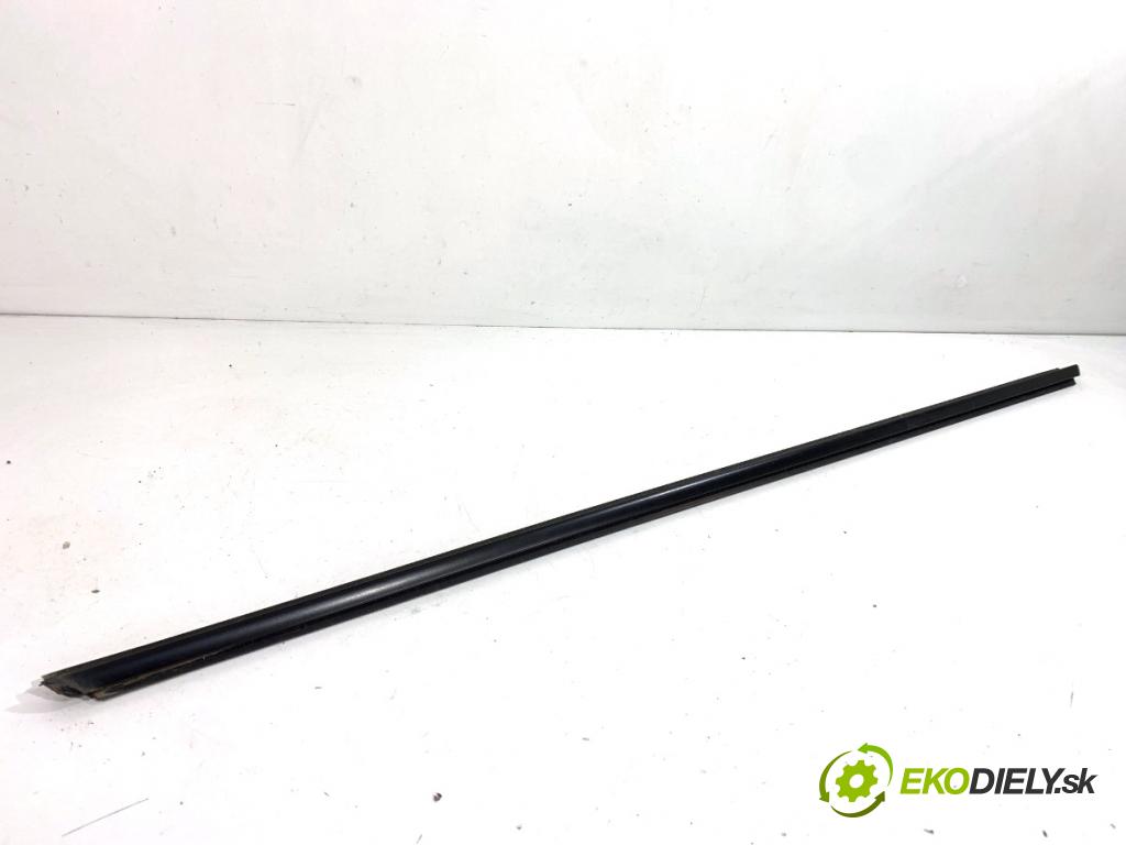 BMW F32 coupe 2014 135 kW 420 d xDrive 1995 lišta Sbírání: přední část pravý 7279773