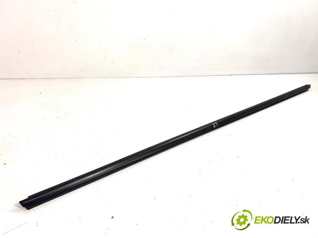 BMW F32 coupe 2014 135 kW 420 d xDrive 1995 lišta Sbírání: přední část levý 7279773