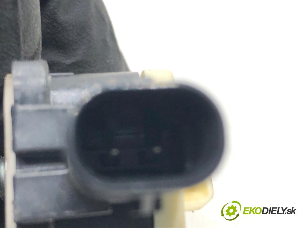 BMW F32 coupe 2014 135 kW 420 d xDrive 1995 Snímač nárazu 9217711 (Snímač nárazu)