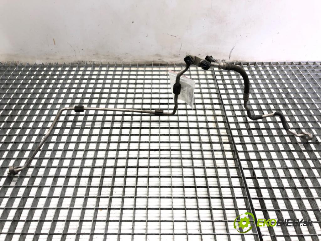 BMW F32 coupe 2014 135 kW 420 d xDrive 1995 rúrka klimatizace  (Trubka klimatizace)