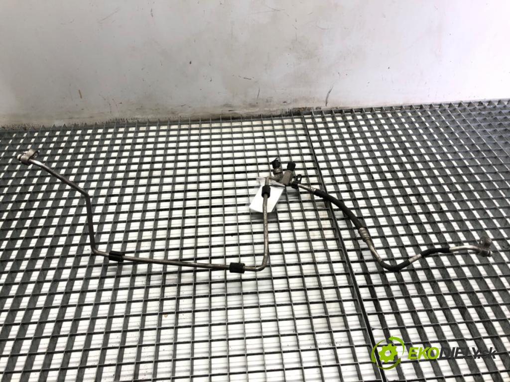 BMW F32 coupe 2014 135 kW 420 d xDrive 1995 rúrka klimatizace  (Trubka klimatizace)