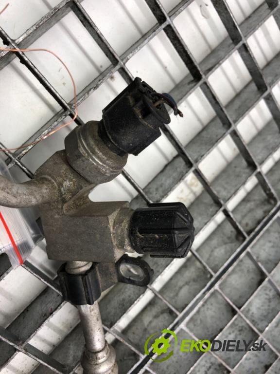 BMW F32 coupe 2014 135 kW 420 d xDrive 1995 rúrka klimatizace  (Trubka klimatizace)