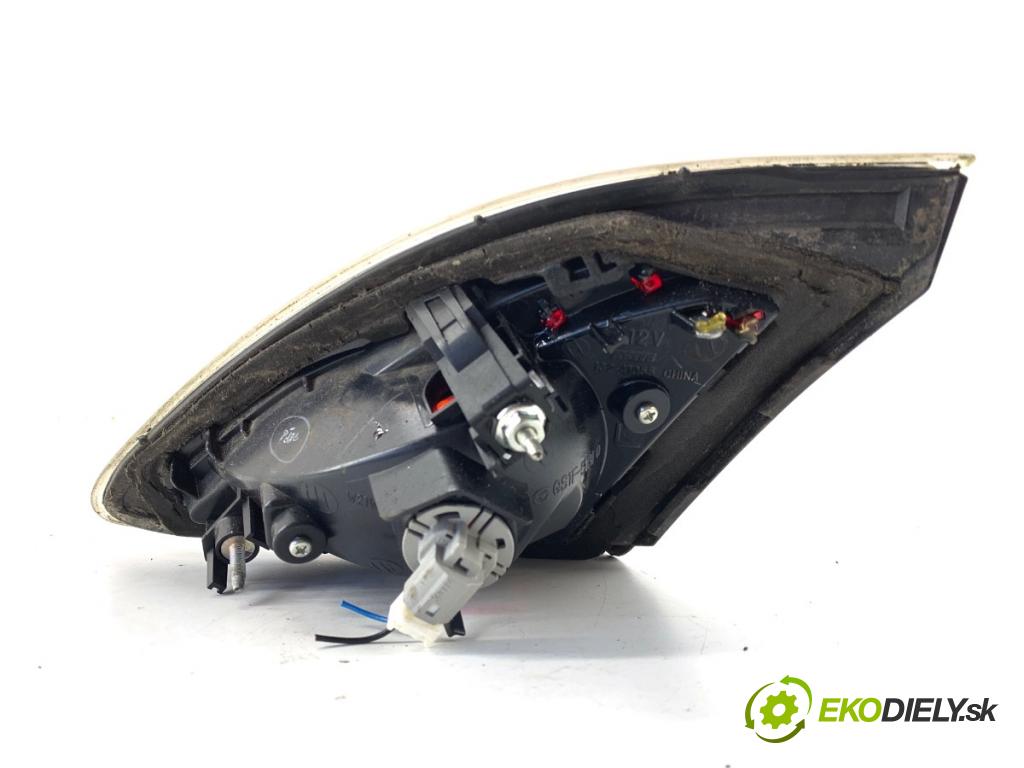 MAZDA 6 GH liftback 2007 88 kW 1.8 MZR 1798 světlo zadní část levá strana vnitřní GS1F-513F0 132-41055 (Klika dveří ostatní)
