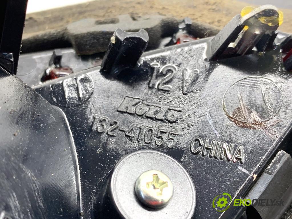 MAZDA 6 GH liftback 2007 88 kW 1.8 MZR 1798 světlo zadní část levá strana vnitřní GS1F-513F0 132-41055 (Klika dveří ostatní)