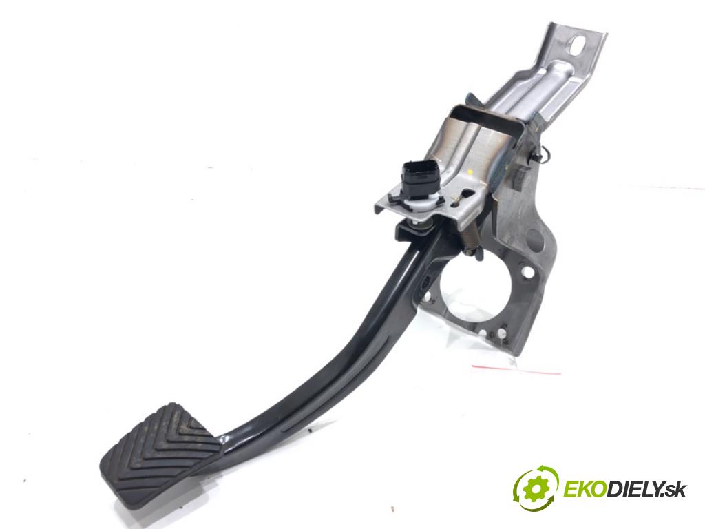 HYUNDAI ELANTRA VII sedan 2023 90 kW 1.6 1598 pedal brzdy 93810-J3000 32800-AA100