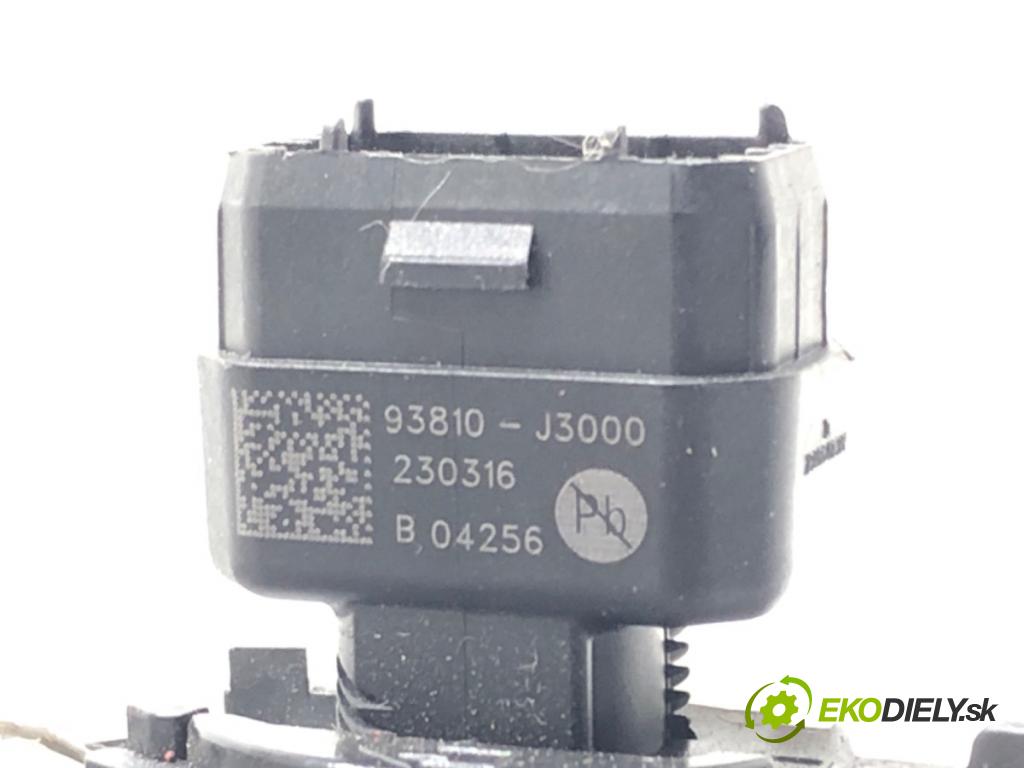 HYUNDAI ELANTRA VII sedan 2023 90 kW 1.6 1598 pedal brzdy 93810-J3000 32800-AA100