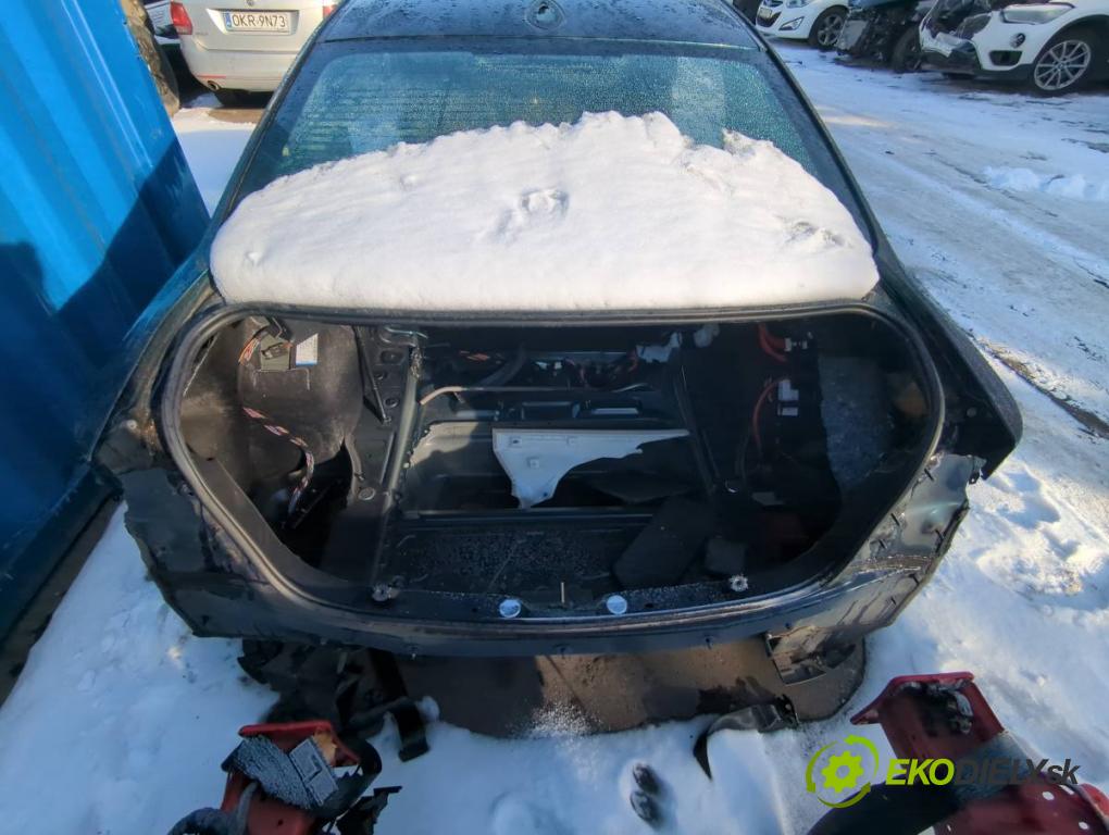 BMW F32 coupe 2014 135 kW 420 d xDrive 1995 karoséria ČTVRŤÁK: Blatník zad ľavy pravy prah strecha PODŁUŻNICA ľavy pravy