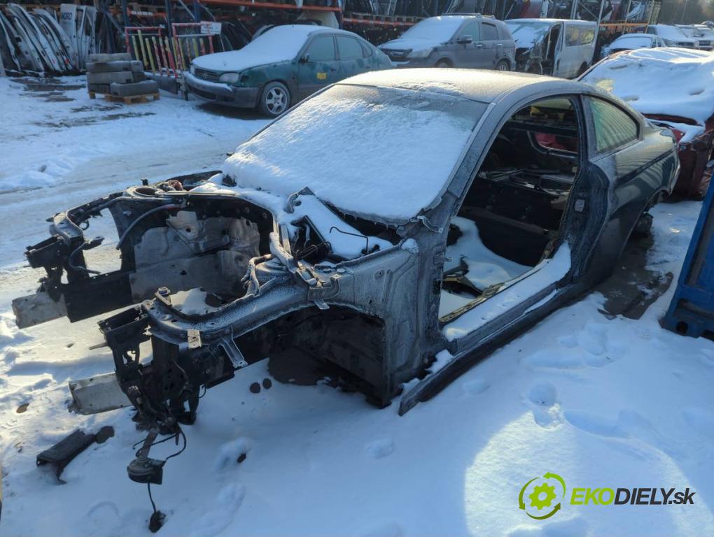 BMW F32 coupe 2014 135 kW 420 d xDrive 1995 karoséria ČTVRŤÁK: Blatník zad ľavy pravy prah strecha PODŁUŻNICA ľavy pravy