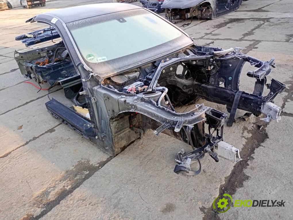 BMW F32 coupe 2014 135 kW 420 d xDrive 1995 KAROSERIA ČTVRŤÁK blatník zadní část levý práh střecha PODŁUŻNICA levý pravý 