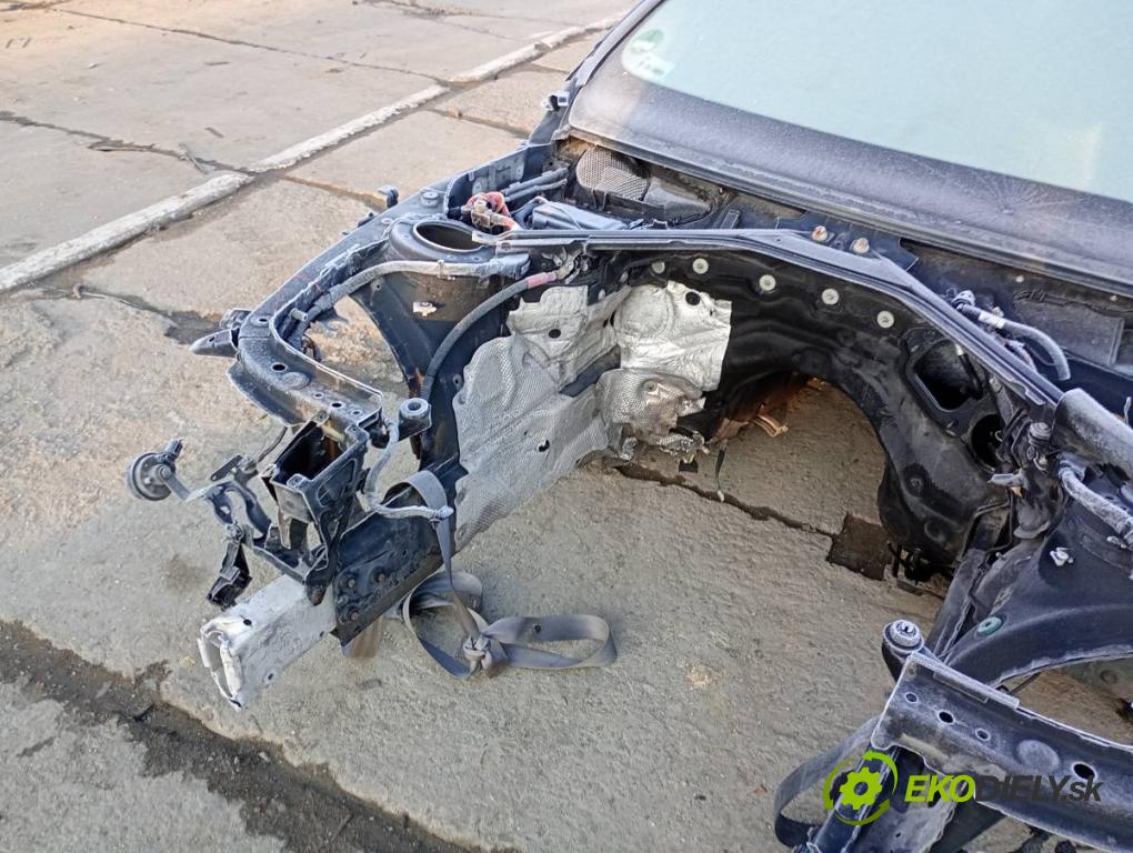 BMW F32 coupe 2014 135 kW 420 d xDrive 1995 KAROSERIA ČTVRŤÁK blatník zadní část levý práh střecha PODŁUŻNICA levý pravý