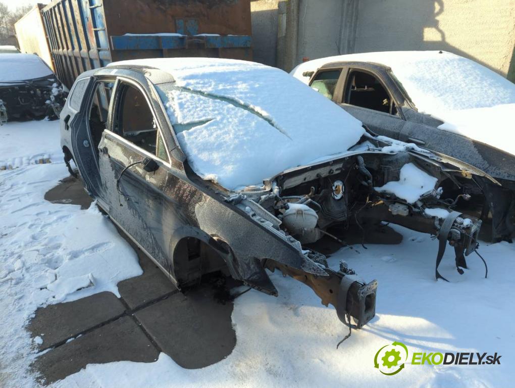 VW PASSAT B8 Kombi 2016 140 kW 2.0 TDI 1968 karoséria ČTVRŤÁK: Blatník zad ľavy pravy prah strecha PODŁUŻNICA ľavy pravy 