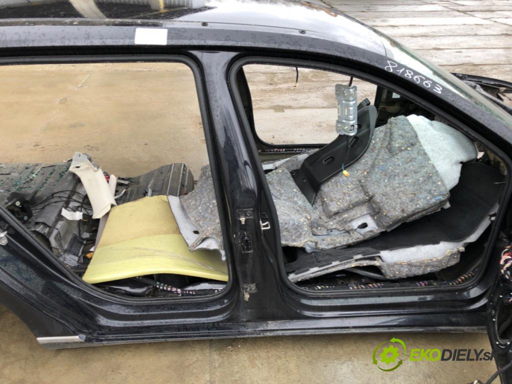 VW PASSAT B8 Kombi 2016 140 kW 2.0 TDI 1968 karoséria ČTVRŤÁK: Blatník zad pravy prah strecha PODŁUŻNICA ľavy pravy
