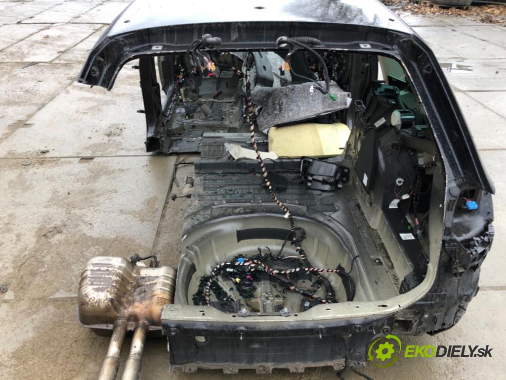 VW PASSAT B8 Kombi 2016 140 kW 2.0 TDI 1968 karoséria ČTVRŤÁK: Blatník zad pravy prah strecha PODŁUŻNICA ľavy pravy