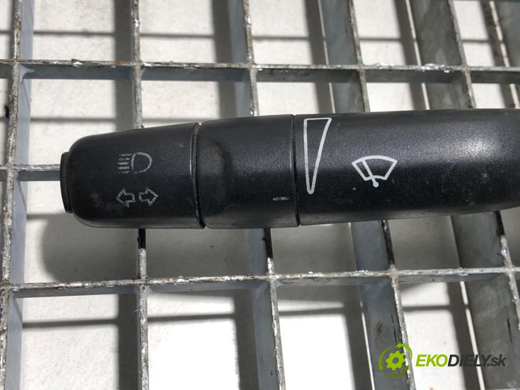 SCANIA P,G,R,T - series Ciągnik siodłowy 2008 279 kW R 380 279 kW [380 KM] olej napędowy 2004 - 2022 10600 Prepínač smeroviek  (Prepínacie páčky pod volantom)