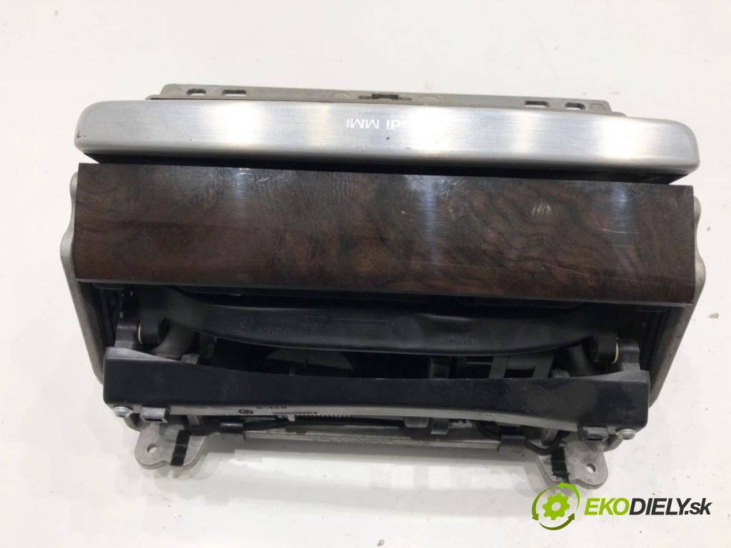 AUDI A8 D4 sedan 2011 258 kW 4.2 TDI quattro 4134 Dislpej 4H0857273 (Prístrojová doska)