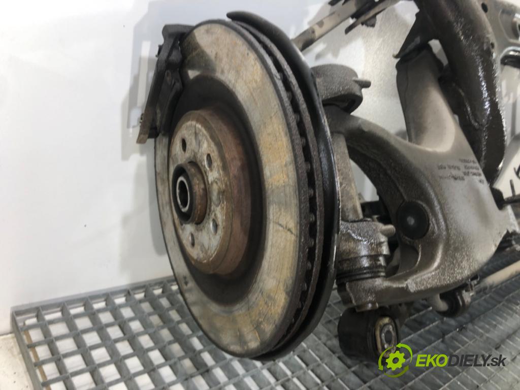 AUDI A8 D4 sedan 2011 258 kW 4.2 TDI quattro 4134 Výstuha zad 4H0505114