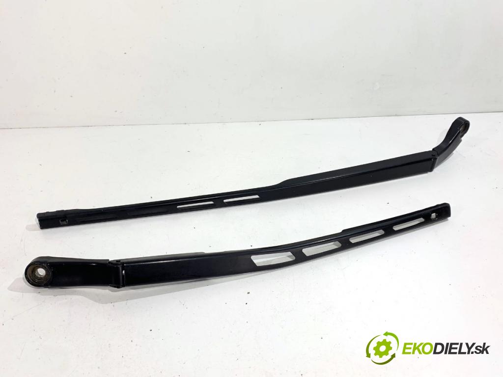 AUDI A8 D4 sedan 2011 258 kW 4.2 TDI quattro 4134 skříňka poistková 4H1955407 4H1955408 (Pojistková skříňka)