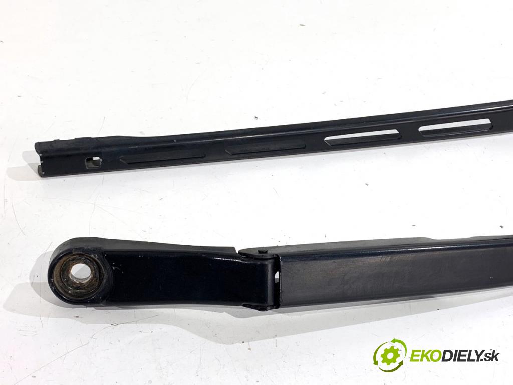 AUDI A8 D4 sedan 2011 258 kW 4.2 TDI quattro 4134 skříňka poistková 4H1955407 4H1955408 (Pojistková skříňka)