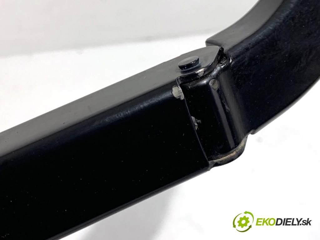 AUDI A8 D4 sedan 2011 258 kW 4.2 TDI quattro 4134 skříňka poistková 4H1955407 4H1955408 (Pojistková skříňka)