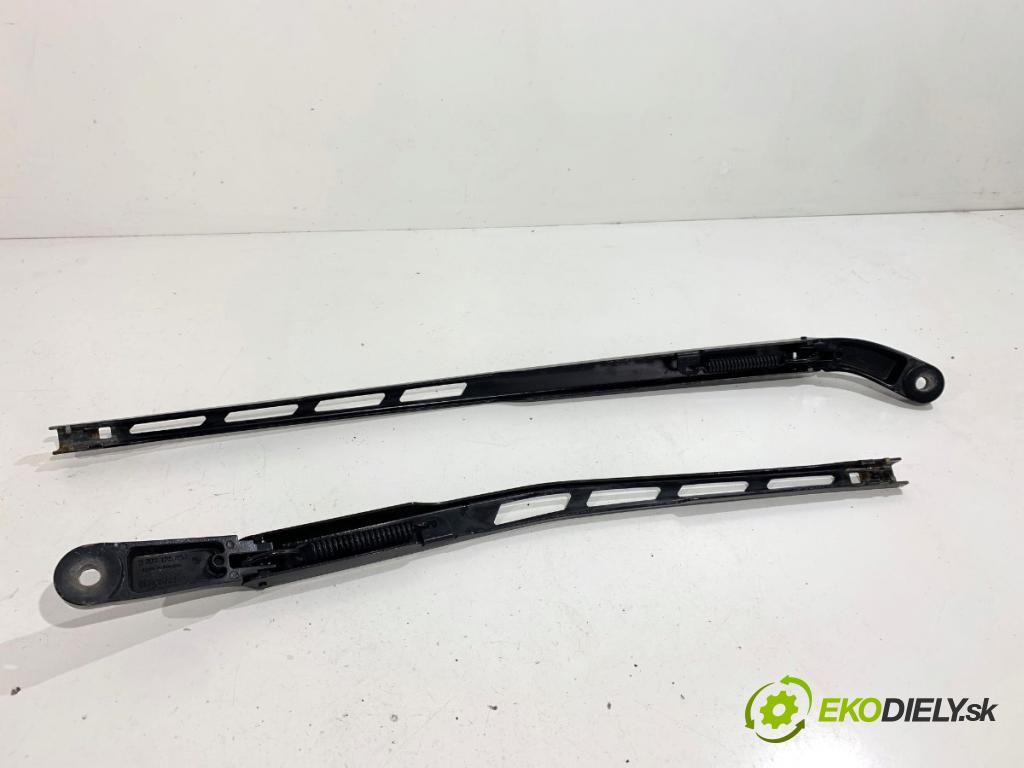 AUDI A8 D4 sedan 2011 258 kW 4.2 TDI quattro 4134 skříňka poistková 4H1955407 4H1955408 (Pojistková skříňka)