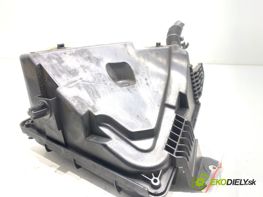 AUDI A8 D4 sedan 2011 258 kW 4.2 TDI quattro 4134 skříňka poistková 4H1955407 4H1955408 (Pojistková skříňka)