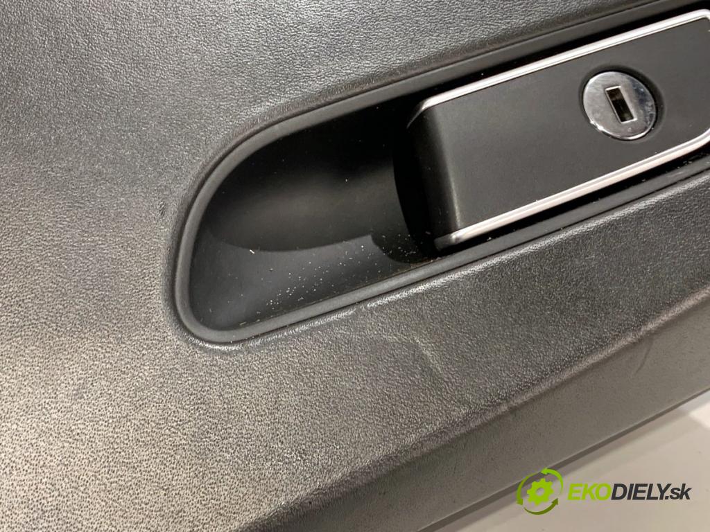 AUDI A8 D4 sedan 2011 258 kW 4.2 TDI quattro 4134 Priehradka, kastlík spolujazdca  (Priehradka (kastlík))