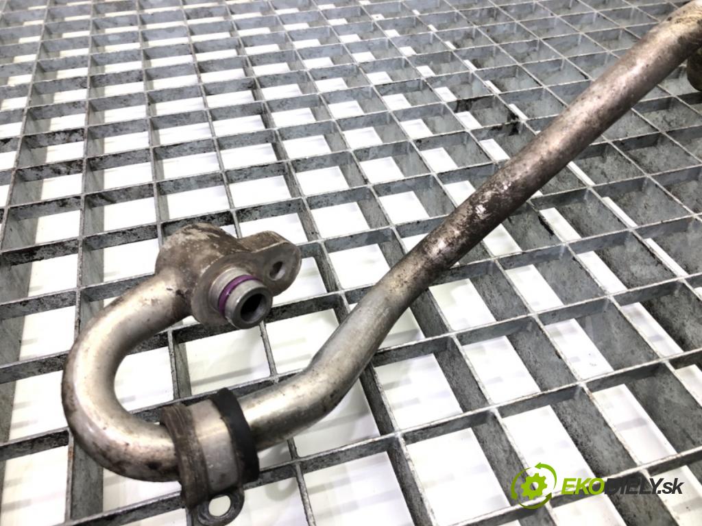 AUDI A8 D4 sedan 2011 258 kW 4.2 TDI quattro 4134 rúrka klimatizace 4H0820885E (Trubka klimatizace)