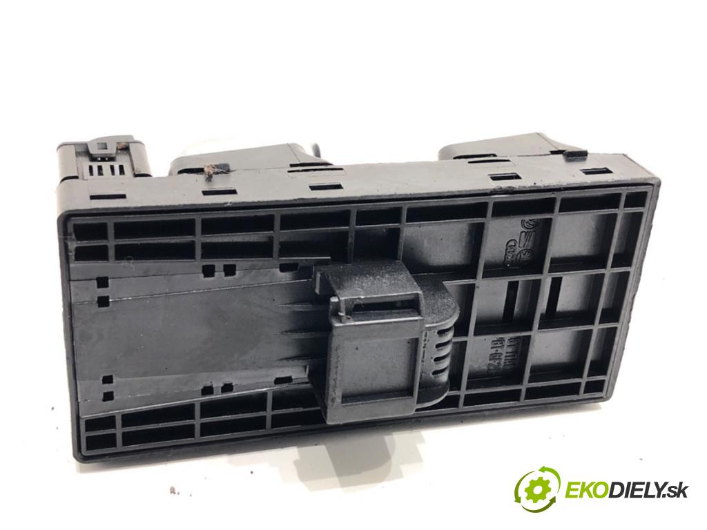 AUDI A8 D4 sedan 2011 258 kW 4.2 TDI quattro 4134 Prepínač okien 4H0959851E (Prepínacie páčky pod volantom)