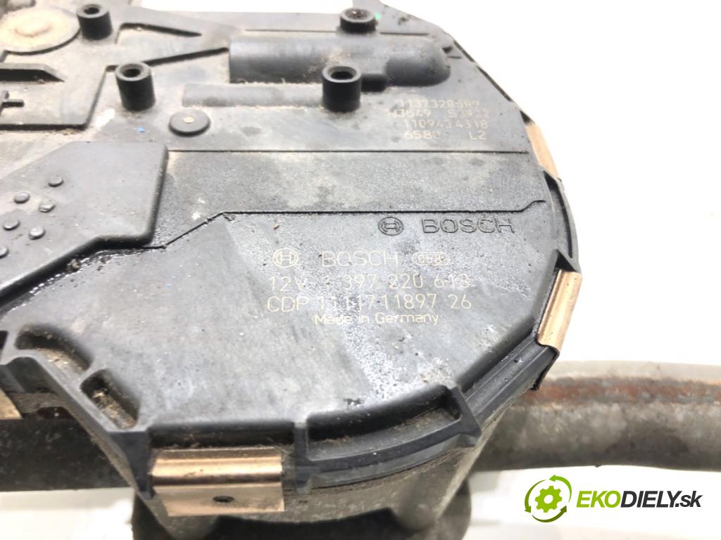 AUDI A8 D4 sedan 2011 258 kW 4.2 TDI quattro 4134 mechanismus stěračů přední část 4H1955119C (Motorek stěračů přední)