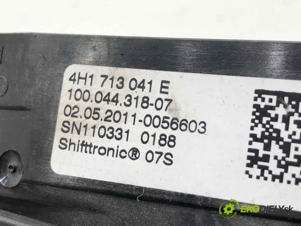 AUDI A8 D4 sedan 2011 258 kW 4.2 TDI quattro 4134 Kulisa 4H1713041E (Rýchlostná páka (kulisa))