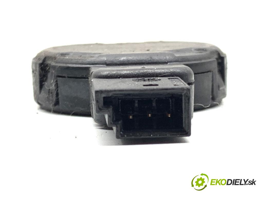 AUDI A8 D4 sedan 2011 258 kW 4.2 TDI quattro 4134 Snímač dažďa 8K0955559C (Snímač dažďa)