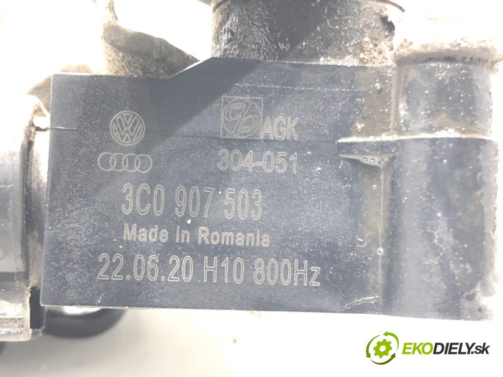 AUDI A8 D4 sedan 2011 258 kW 4.2 TDI quattro 4134 Snímač XENON predný ľavy 3C0907503