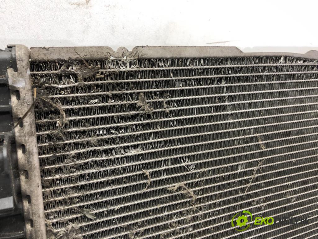 AUDI A8 D4 sedan 2011 258 kW 4.2 TDI quattro 4134 chladič vody 4H0121251B (Vodní chladič)