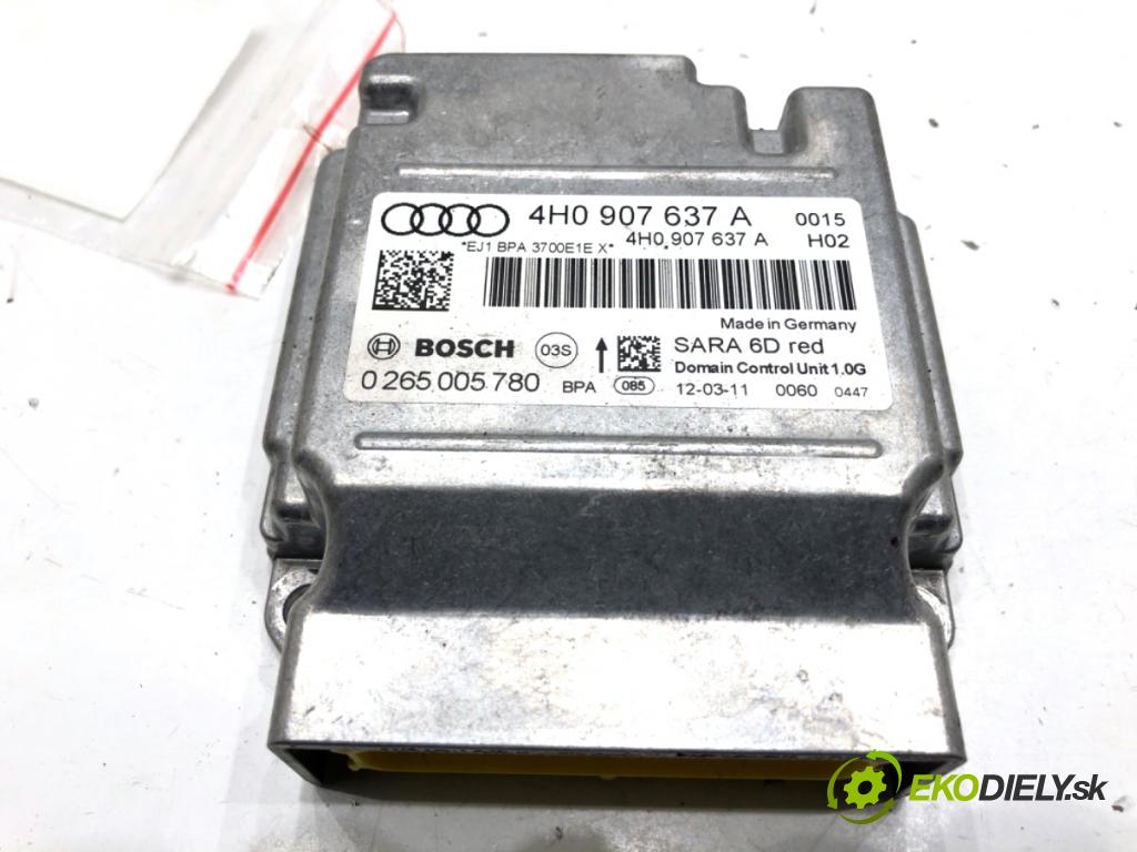 AUDI A8 D4 sedan 2011 258 kW 4.2 TDI quattro 4134 senzor airbag 4H0907637A (Snímač)