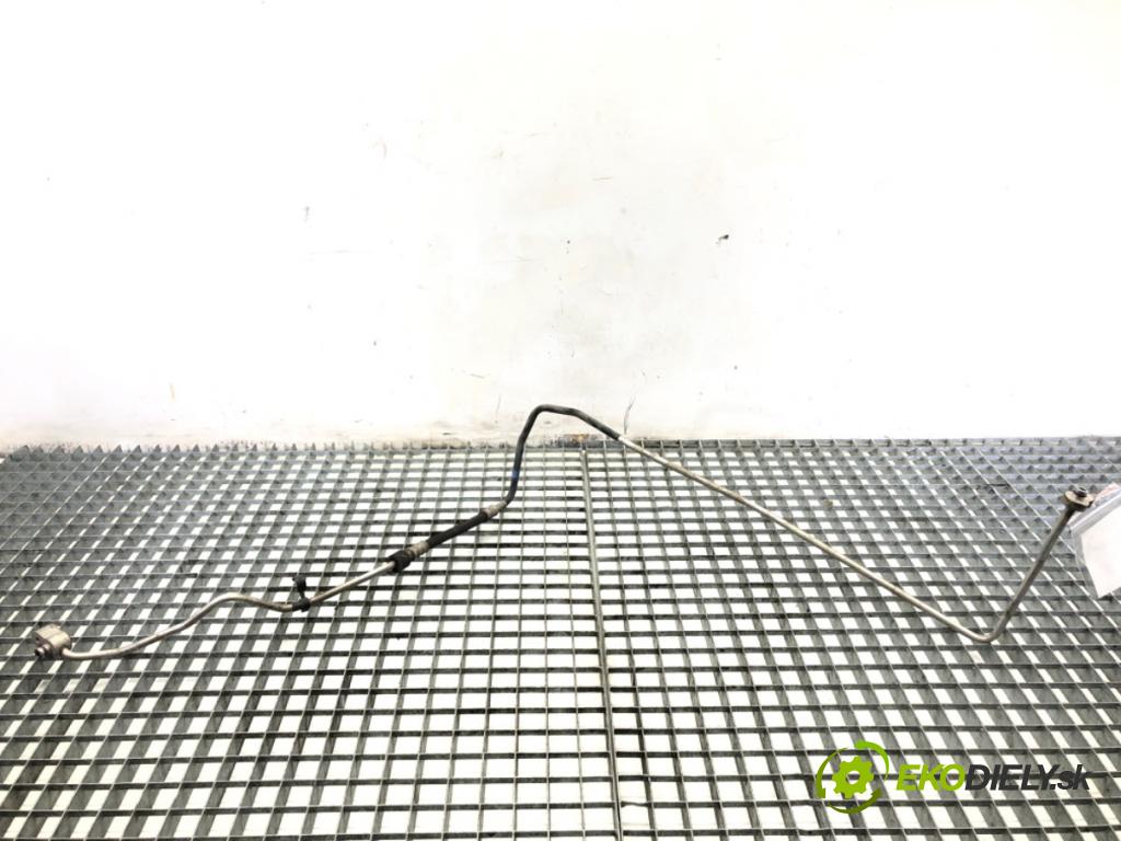 AUDI A8 D4 sedan 2011 258 kW 4.2 TDI quattro 4134 rúrka klimatizace  (Trubka klimatizace)