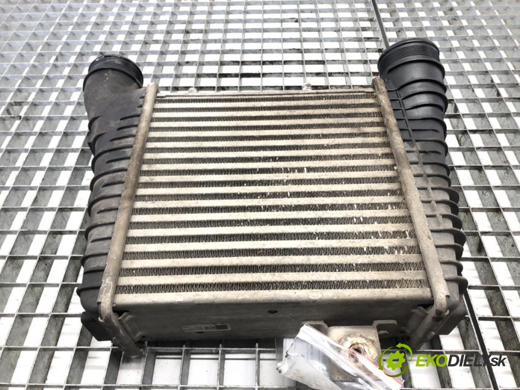 AUDI A8 D4 sedan 2011 258 kW 4.2 TDI quattro 4134 intercooler levý 4H0145805J (Intercooler (chladič stlačeného vzduchu))