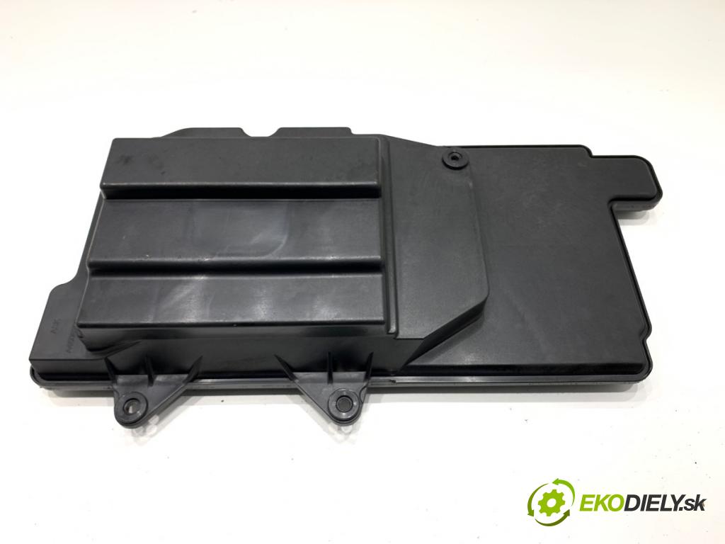 AUDI A8 D4 sedan 2011 258 kW 4.2 TDI quattro 4134 subwoofer 4H0035621A (Audio zariadenie)