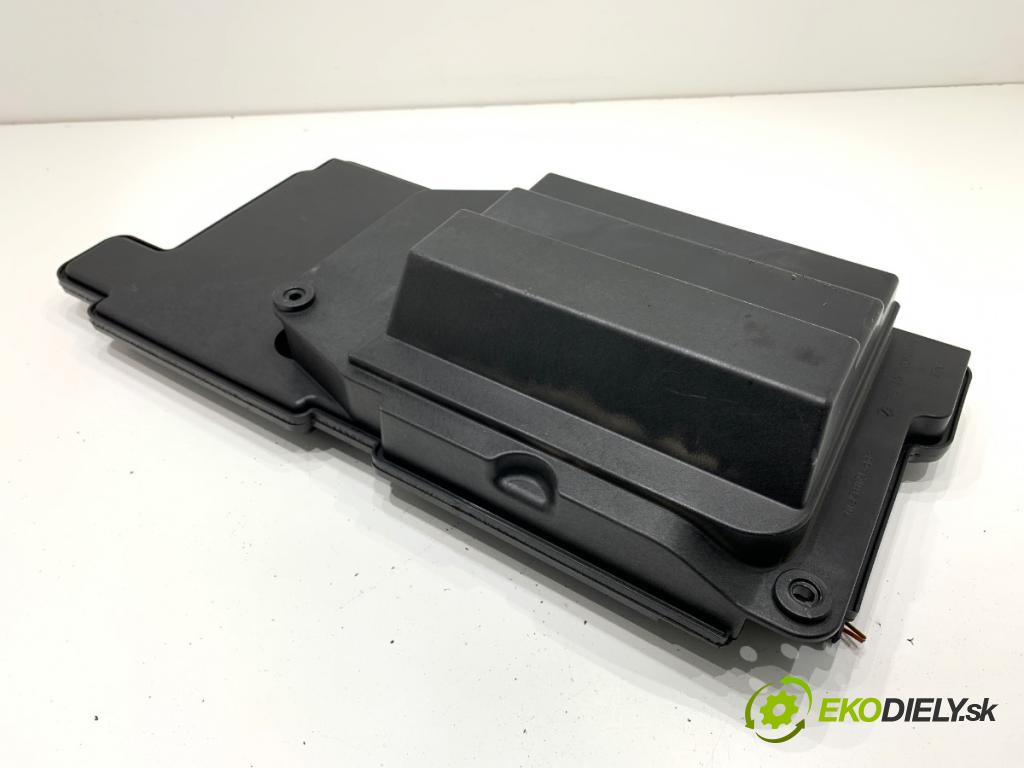 AUDI A8 D4 sedan 2011 258 kW 4.2 TDI quattro 4134 subwoofer 4H0035621A (Audio zariadenie)